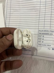 Used Apple AirPods 2nd Gen