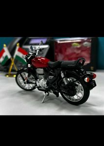 Royal Enfield dicaste model of 1:15 scale