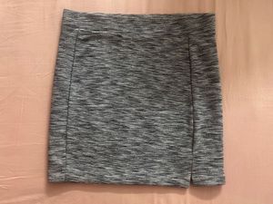 grey skirt