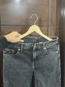 h&amp;m mid waist Jeans