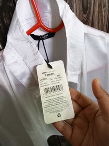 White Tie-Front Crop Top with tag