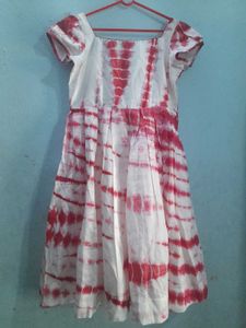 Frock with good quality.
