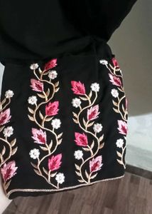 Black Kurta Set With Pink Embroidery &amp; Front Slit