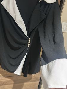 Chic Black &amp; White Top