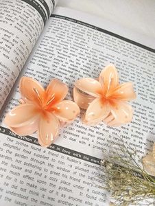 Floral Claw Hair Clips