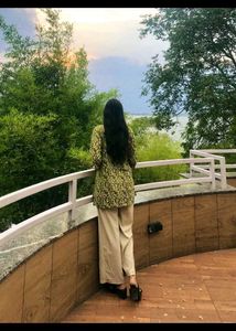 Women Leaf Printed Green Short Kurti