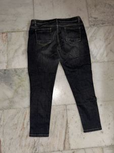 Dnmx Distressed Lightly Washed Jeans
