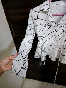 Stylish Geometric Print Top