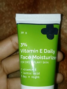 THE DERMA CO. new vitamin E face moisturizer for DRY and FLAKY skin,,, I never used it because my skin type is oily n it&#39;s for dry and flaky skin