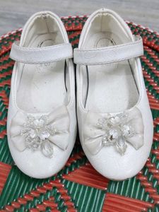 Girls White Dressy Shoes with Bow