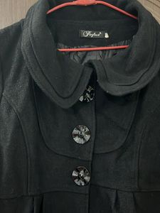 Korean Bow Overcoat.. Has Some Lint In It Tge Rest Its Perfectly Fine And Will Look Like New In Just One Wash!