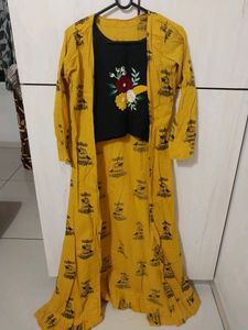 Navratri Shrug With Blouse