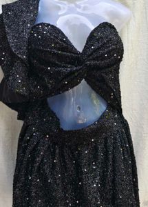 I. GORGEOUS BLACK PARTY GOWN