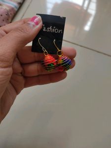 1 Kada, 4 Small Clutches, A Pair Of Earring.