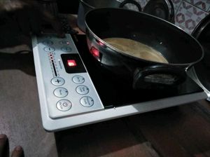Phillips 2100 W Induction Cooker Hd 4929/01