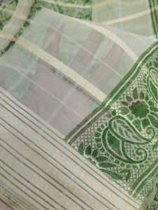 Leafy Paisley Pattern Saree