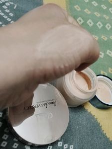 Foundation &amp;face powder