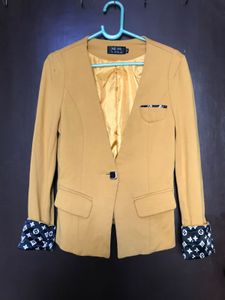 Stretchy Blazer Bust 34