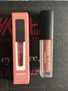 HUDA Beauty Liquid Matte Lipstick