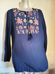 Defective Floral Embroidered Top size M/ L