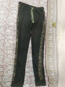 Trim Joggers / Tracks