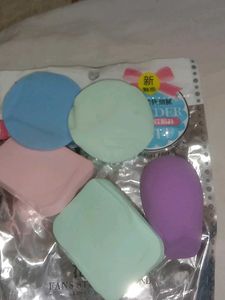 Make Up Loose Powder Puff....