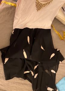 Chic Feather Print Maxi Dress