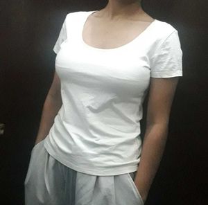 H&amp;M White Scoop Neck T-Shirt