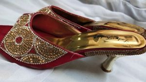 Prize Drop.. Sandals.. Brand New