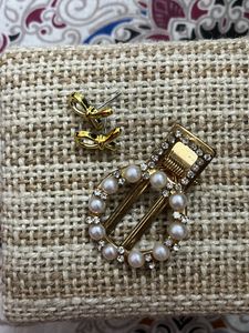 Combo Of Earring And Clutcher
