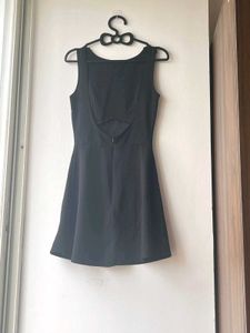 Chic Black Sleeveless Mini Dress