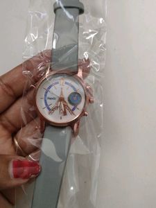 Stylish Women&#39;s Watch Grey Color
