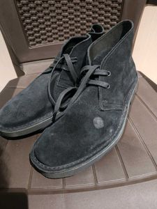brand new Clarks orginal boots Stylish minor damag