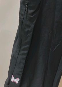 Knee Length Sleevless Black Dress