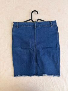 💙Stylish denim skirt in Size S 💙