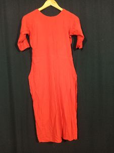 Red Embroidered Women&#39;s Kurta Set