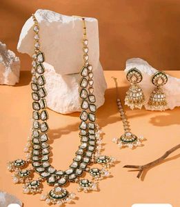 Elegant Kundan Jewelry Set