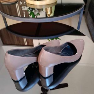🛍️ Brown Block Heels ⭐⭐⭐