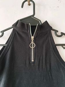 Black Zip-Up Crop Top