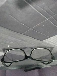 I am Selling a Gucci Spectacles