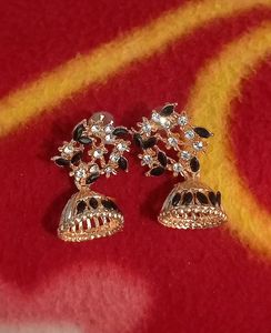 Rose Gold Jhumkas That Suits Any Ethnic Wear