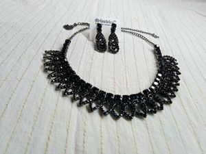 Elegant Black Necklace & Earring Set