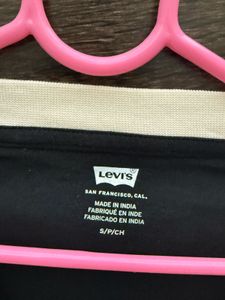 Levi&#39;s Spaced Out Tee