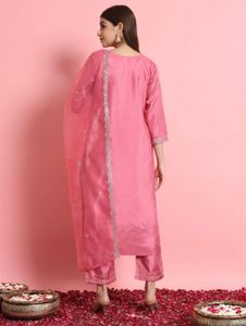 Vrede Vogel Women Silk Blend Kurta Pant Dupattaset