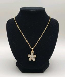 Flower Pendant Necklace