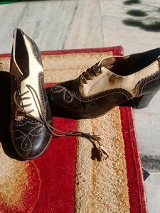 ⚡Price Drop❗Vintage Cream And Brown Boots