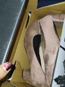 DENILL - Pointed Toe Black Pumps