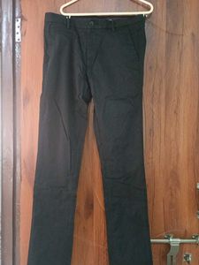 Men&#39;s Black Chinos Pant