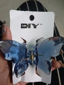 combo offerr 💥Bow Earrings and chain with butterf