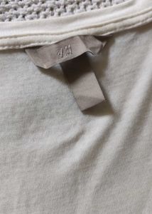 H&amp;M White Scoop Neck Tee